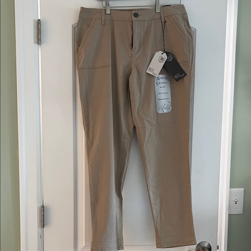 1822 Denim Women's Tan Chinos